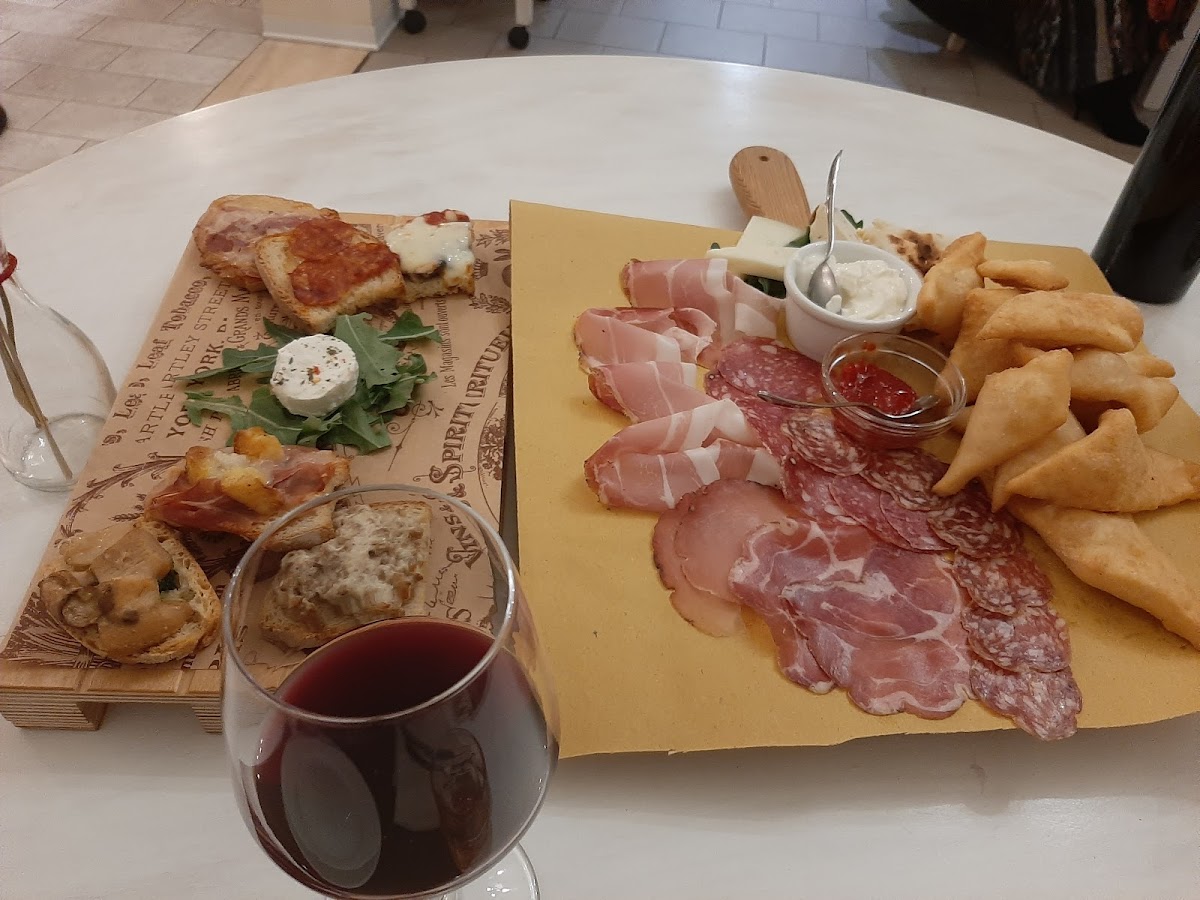 Il Divin Porcello Al Forum Tennis-6